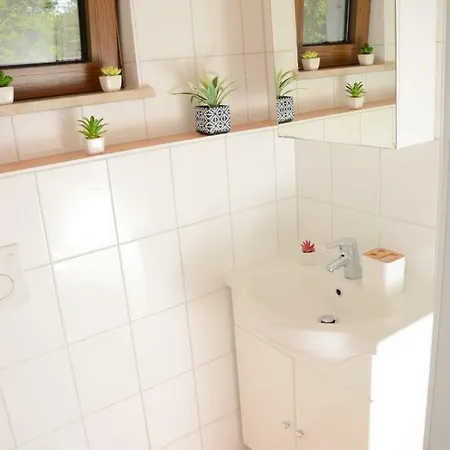 Appartement Beautiful On The Edge Of The Forest Near Stuttgart Airport *